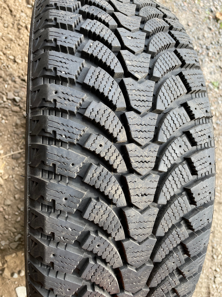 4 x P225/55R18 98T Maxtrek Trek M900 ice