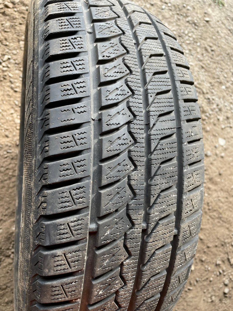 1 x P205/65R16 99T Farroad FRD79