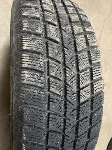 1 x P215/65R17 99T Goodyear Winter Command