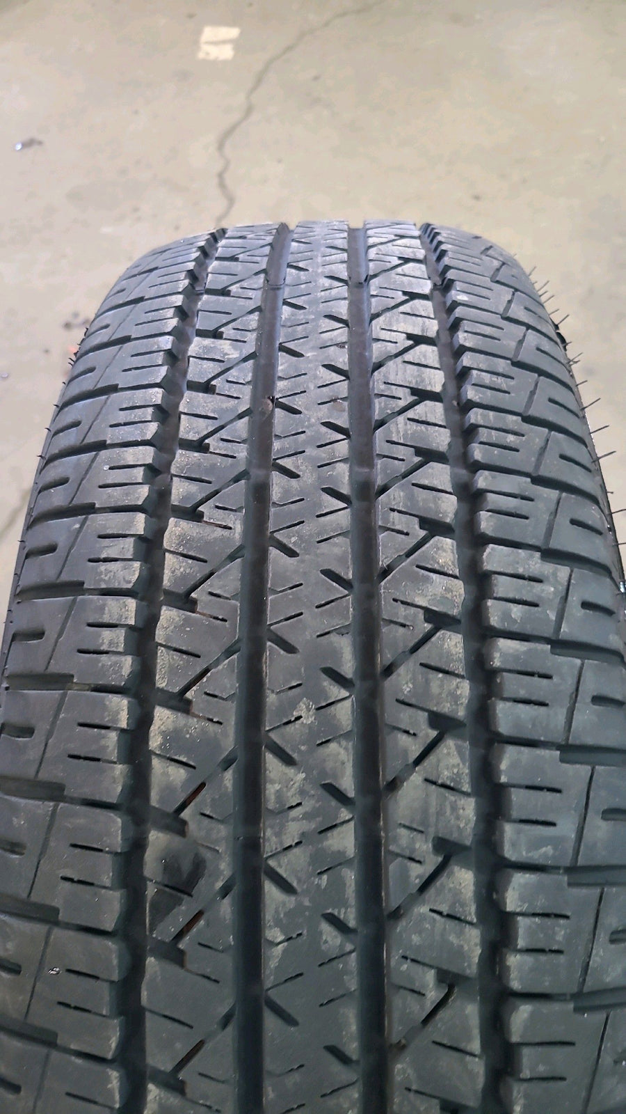 4 x P235/60R17 100T Firestone FR710