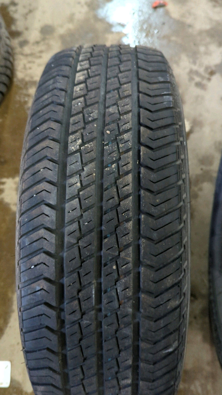 2 x P215/70R15 97S Motomaster AW