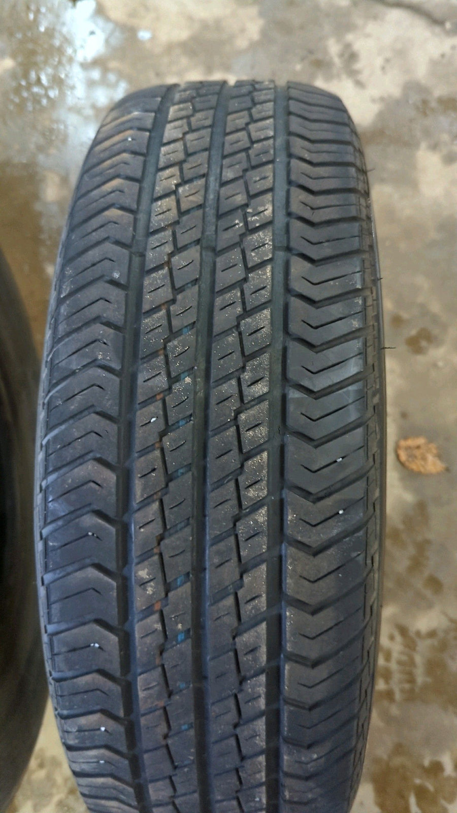 2 x P215/70R15 97S Motomaster AW