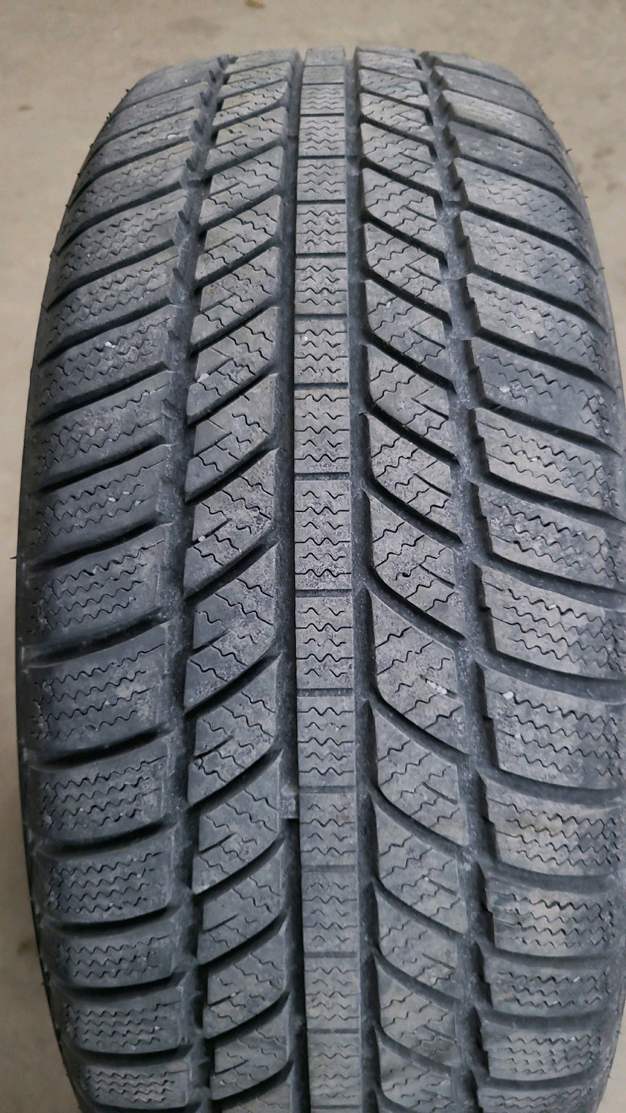 2 x P215/60R16 99H Dynamo Winter DW701
