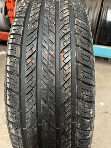 1 x P225/65R17 102H Autre Interstate SUV GT