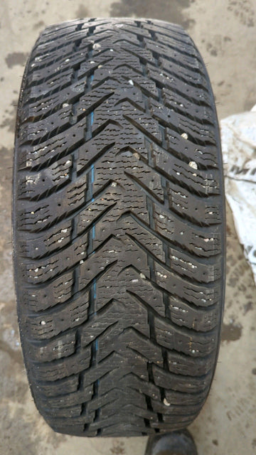 1 x P215/55R17 98T Nokian Hakkapeliitta 8