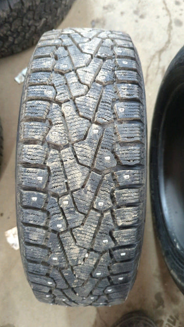 4 x P185/55R15 82T Pirelli Winter Ice Zero (Studded)