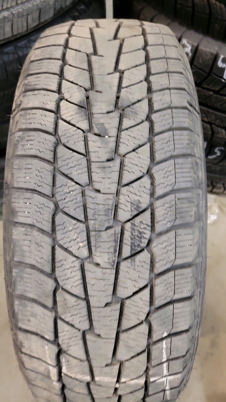 4 x P195/65R15 91T Motomaster Winter Edge