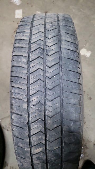 2 x LT235/80R17 120/117R Michelin Primacy XC