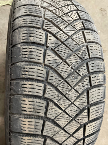 4 x P215/65R16 102T Pirelli Winter Ice Zero FR